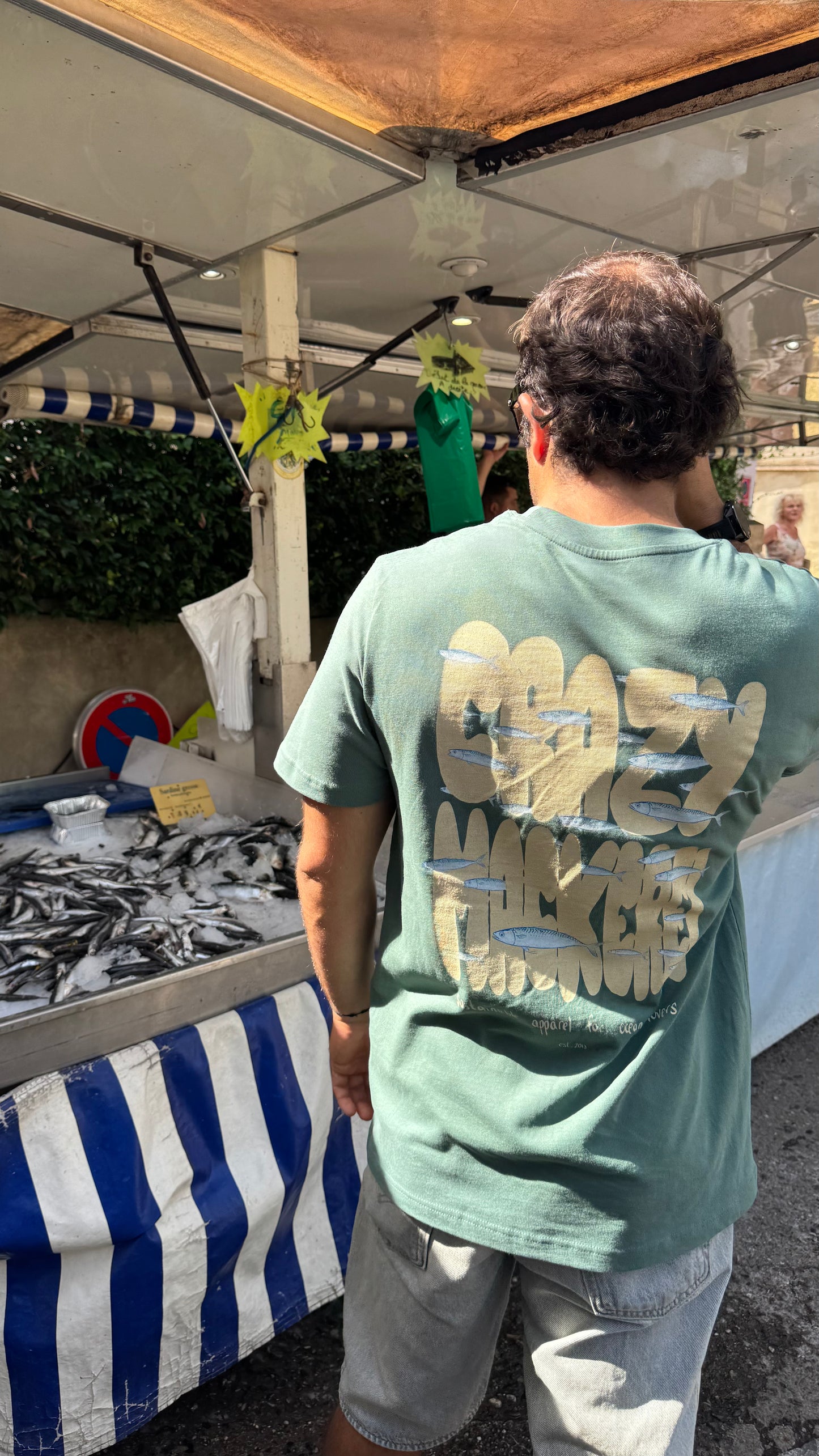 Camiseta School